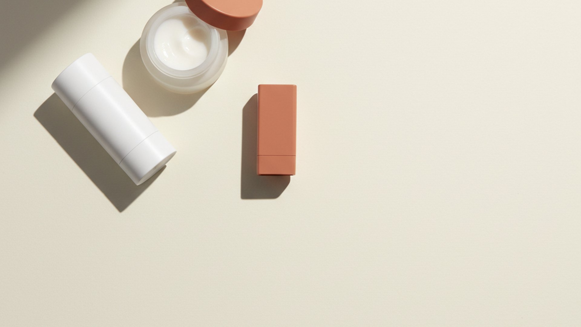 Lume vs Native Deodorant: I Read 400+ Reddit Reviews to Find the Winner